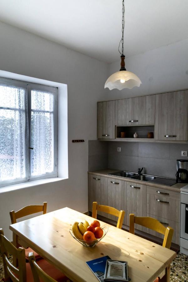 Chrysanthi Apartments Kardhamili Eksteriør billede